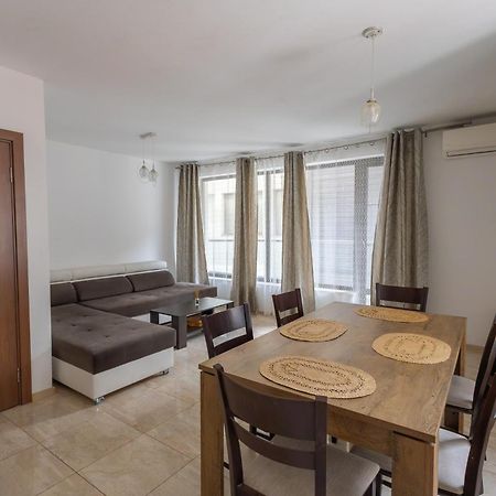 Sea Garden Marina 2 Apartment Varna Bagian luar foto