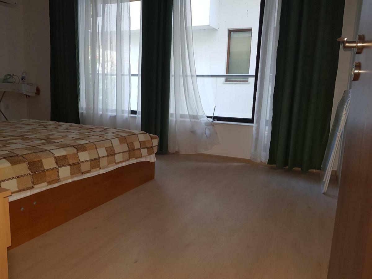 Sea Garden Marina 2 Apartment Varna Bagian luar foto